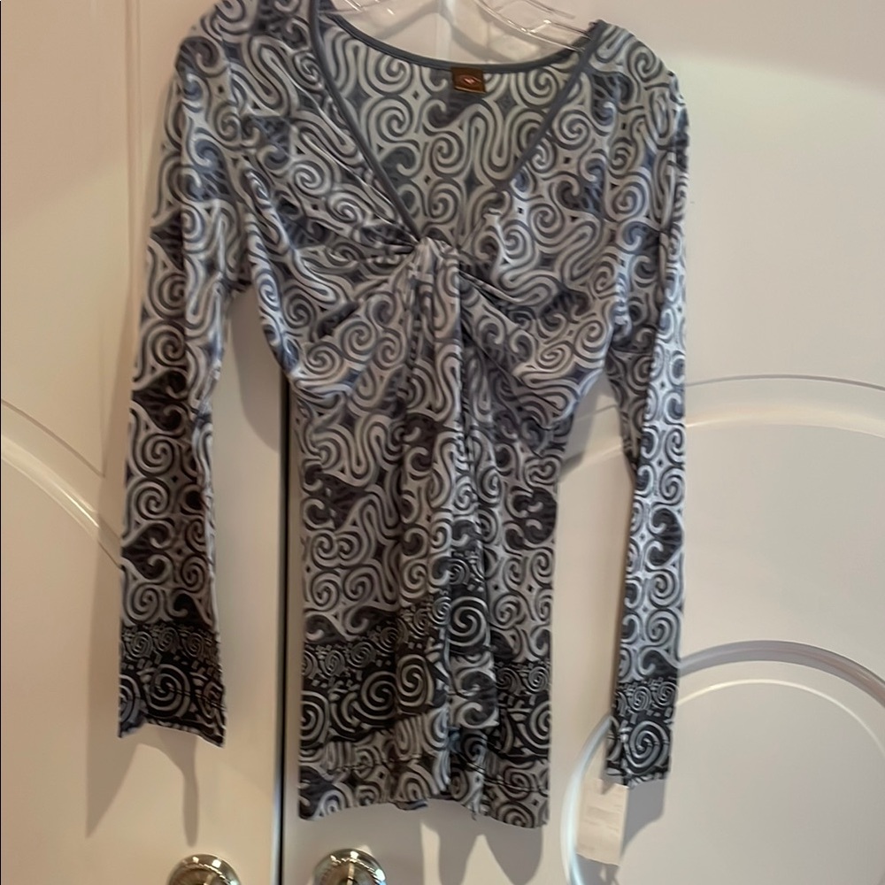 Brand new Stylish Swirl Patterned Long Sleeve Top